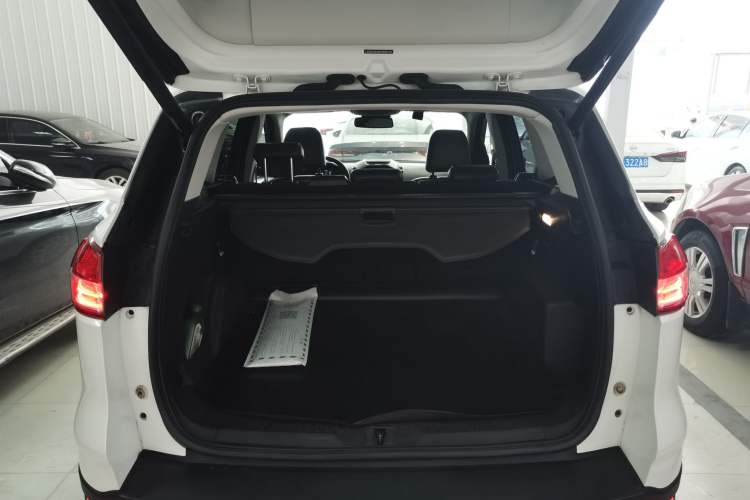 Used Ford Kuga 2015 2.0L GTDi Four-Wheel Drive Prestige Model Trunk