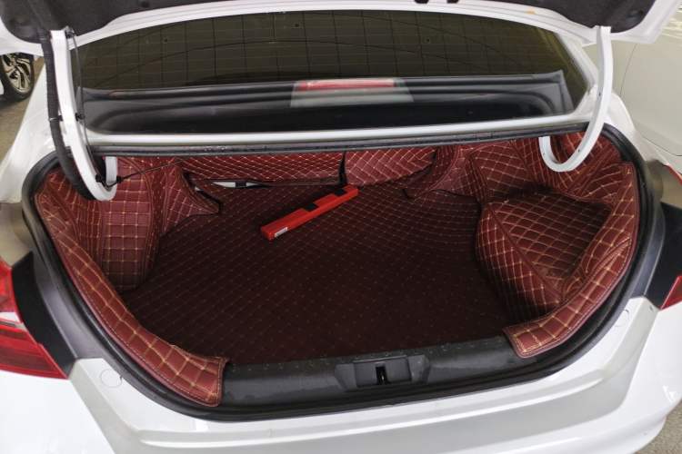 Used Geely Auto Emgrand New Energy 2017 1.5L PHEV Elite Model Trunk