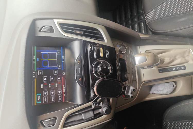 Used Ford Focus 2012 Sedan 1.6L Automatic Fashion Edition Audio And AC Panel