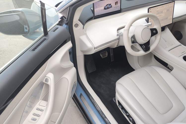 Used Hima Luxeed R7 2024 All-Electric 667 km Max