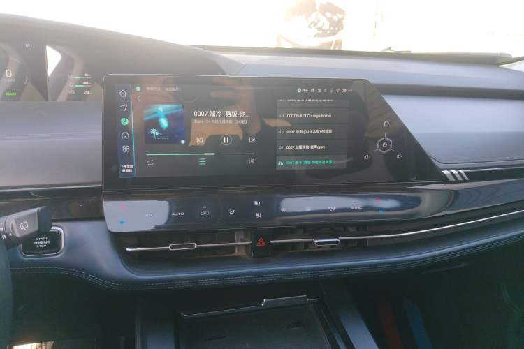 Used Changan UNI-K iDD 2023 Zhidian iDD 1.5T 135km Smart & Fun Model
