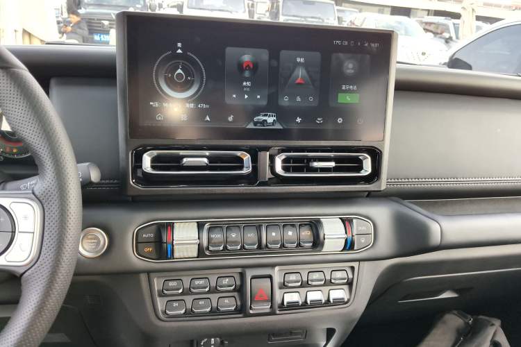 Used 212 T01 2024 2.0T Explorer
