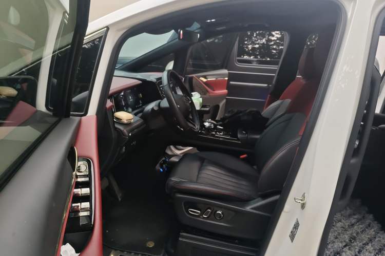 Used GAC Trumpchi M8 2023 Zongshi Series Dual-Motor Supreme Edition Left Front Seat