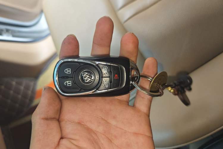 Used Buick GL8 2018 ES 28T Luxury Model China VI Standard
