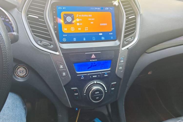 Used Hyundai Santa Fe 2013 2.4L Automatic Two-Wheel Drive Smart Version
