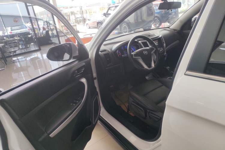 Used CHANGAN CS35 2016 1.6L Automatic Luxury Model China IV Standard Driver Seat