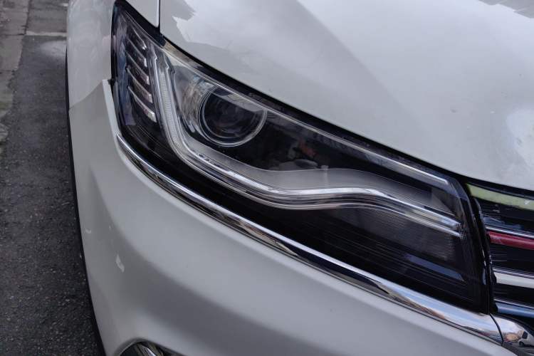 Used Roewe RX5 2016 20T Two-Wheel Drive Automatic Flagship Edition
