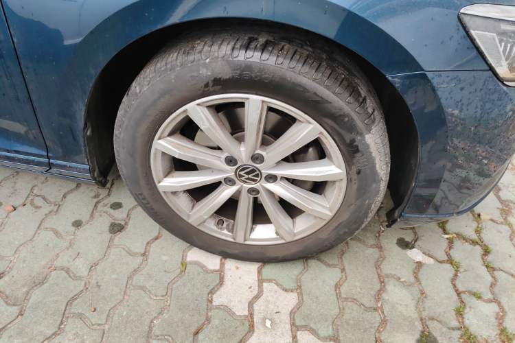 Used Volkswagen Variant 2021 2.0T Comfort Edition Right Front Wheel Hub