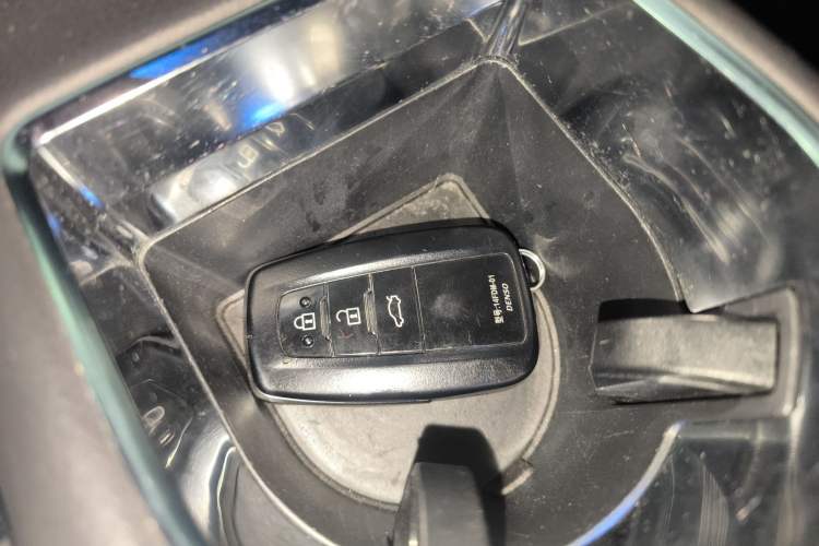 Used Toyota Avalon 2019 2.5L Touring Premium Version China VI Standard
