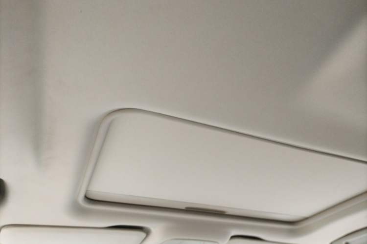 Used Buick GL8 2018 ES 28T Comfort Model China VI Standard Headliner