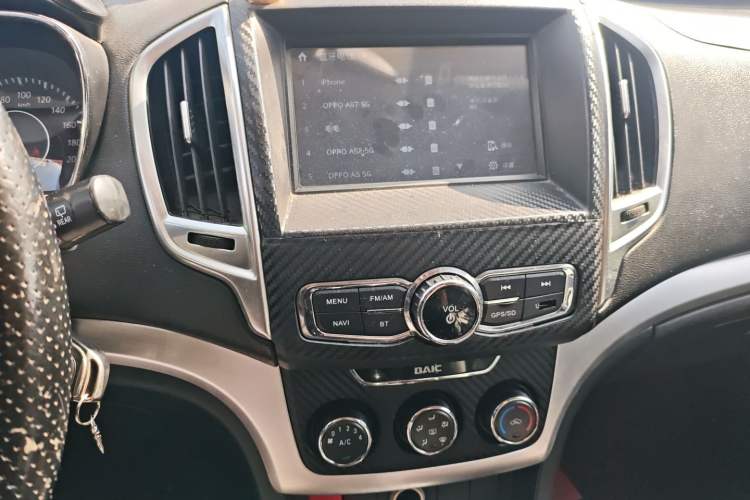 Used HYOSOW H3 2015 1.5L manual luxury version Audio And AC Panel