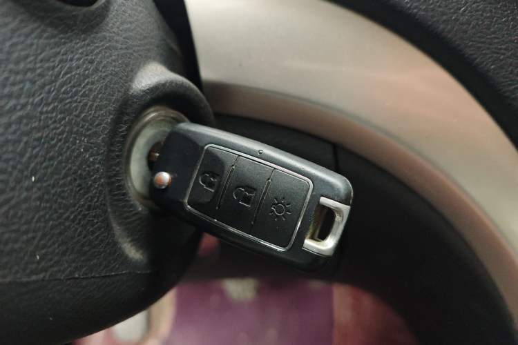 Used Dongfeng Yufeng P16 2017 1.9T Two-Wheel Drive Luxury Extended Version D19TCIE2
