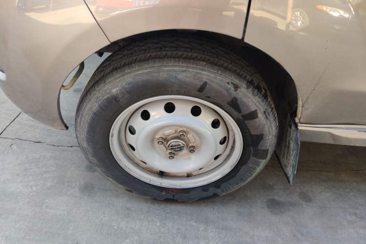 Used Jinbei New Hiace X30L 2023 1.5L Super Enjoyment Van 2/5 Seats Non-Air-Conditioned Version SWC15M