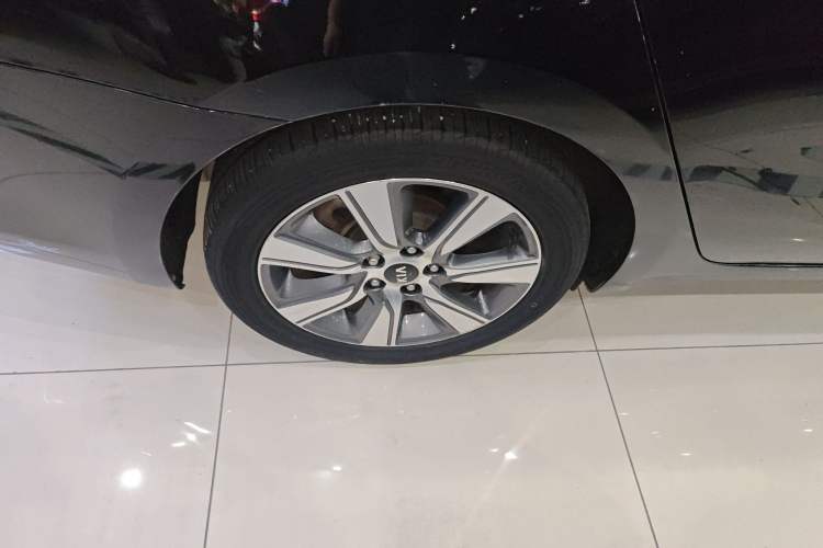 Used Kia K4 2017 1.6T Automatic T-DLX Turbo Right Rear Wheel Hub