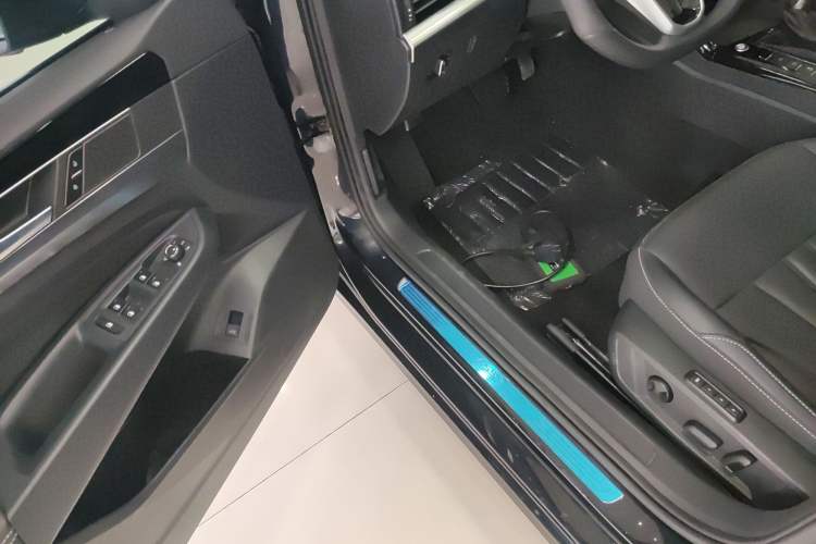 Used Volkswagen Passat 2025 Premium Version 380TSI Dragon Edition
