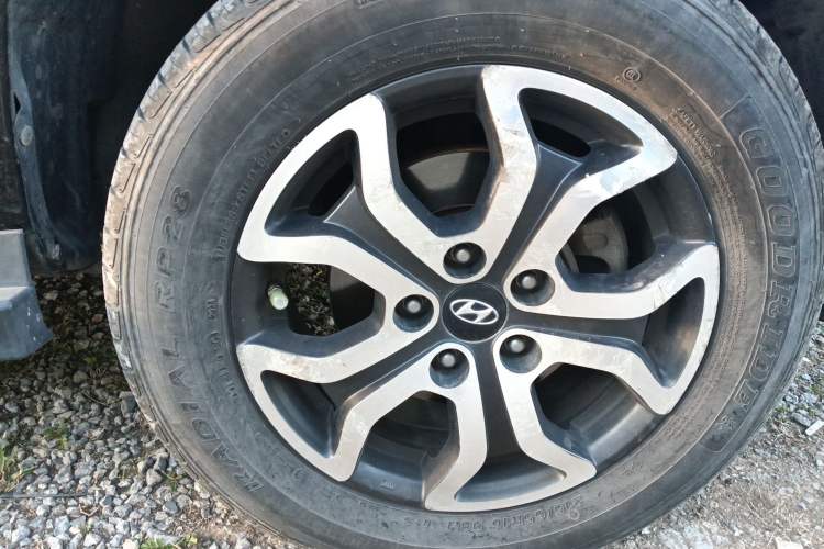 Used Hyundai Tucson 2013 2.0L Manual Two-Wheel Drive Fashion Edition