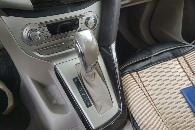 Used Ford Focus 2012 Hatchback 1.6L Automatic Fashion Edition
