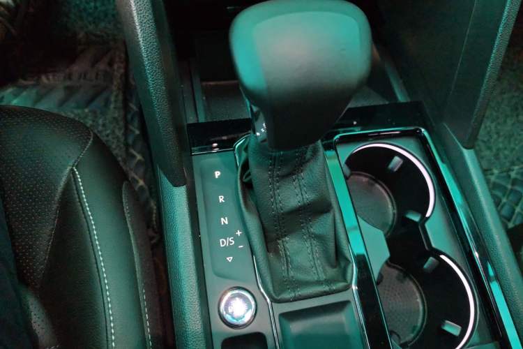 Used Volkswagen Teramont 2017 330TSI Two-Wheel-Drive Flagship Edition Gear Lever