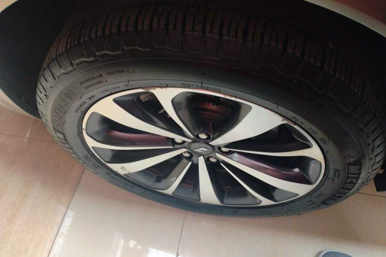 Used Li Auto ONE 2021 Extended-Range 6-Seater Version Exterior 5