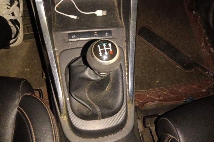 Used BYD Yuan 2016 1.5L Manual Luxury Model Gear Lever