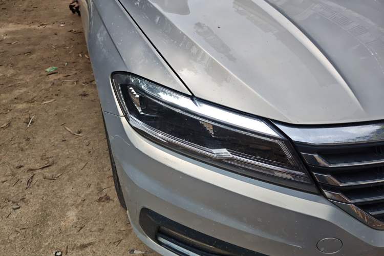 Used Volkswagen Lavida 2018 1.5L Automatic Comfort Edition China V Standard Right Front Headlight