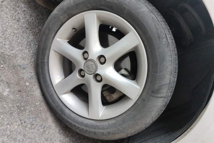 Used Toyota Corolla EX 2013 1.6L Automatic Luxury Edition Right Front Wheel Hub