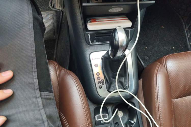 Used Volkswagen Tiguan 2013 1.8 TSI Automatic All-Wheel Drive Luxury Model Gear Lever