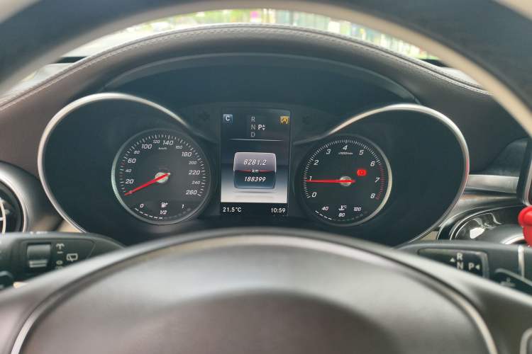 Used Mercedes-Benz GLC 2016 GLC 260 4MATIC Luxury Model
