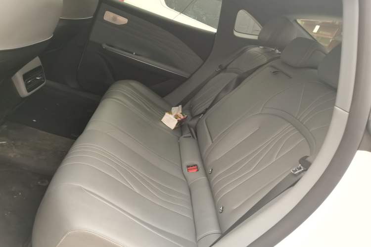 Used Geely Galaxy E8 2024 550 km Range Rear-Wheel-Drive PRO Left Rear Seat