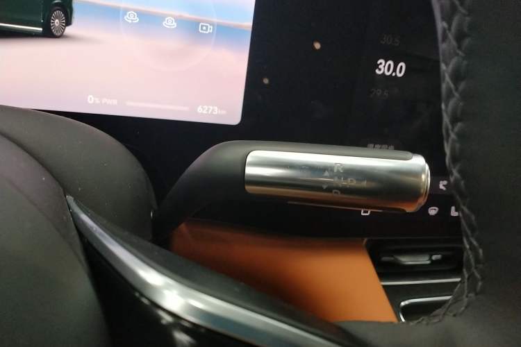 Used Hima AITO M8 2025 Extended-Range Ultra Version 53.4 kWh 6-Seater Edition Gear Lever