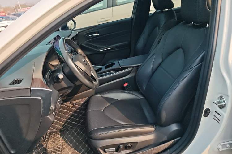 Used Toyota Avalon 2023 2.0L Premium Edition