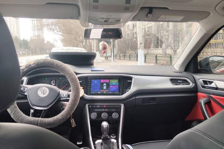 Used Volkswagen T-ROC 2018 280TSI DSG Two-Wheel Drive Advanced Version China V Emission Standard