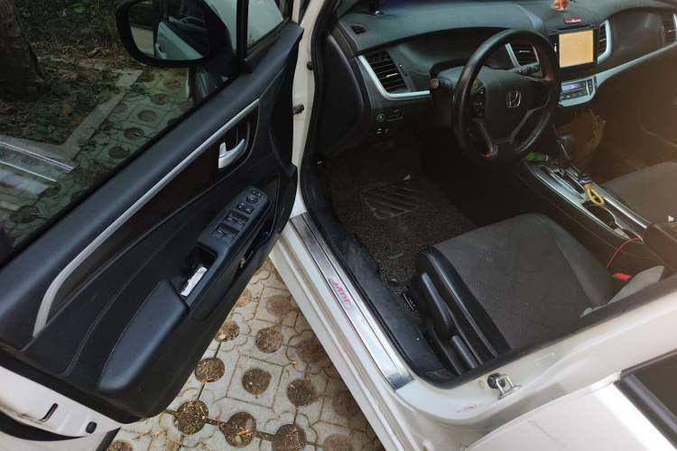 Used Honda Jade 2014 1.8L Automatic Comfort Elite Version 5 Seats
