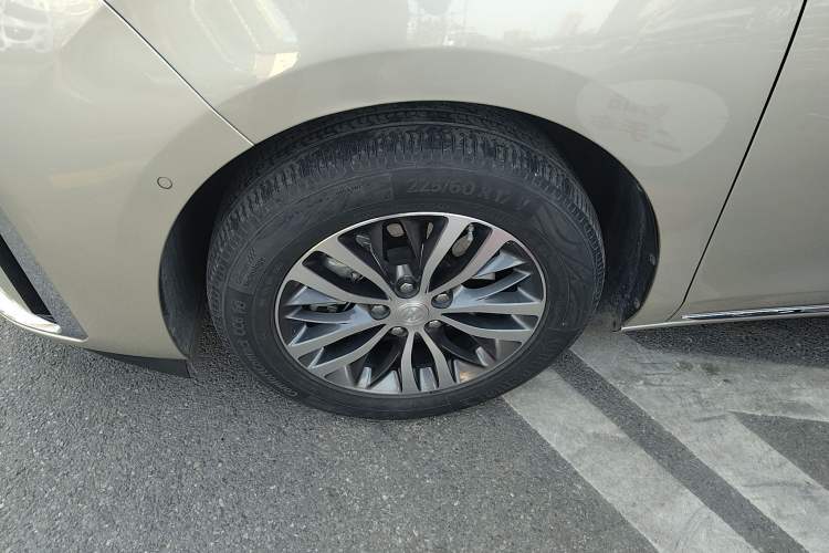 Used Buick GL8 2023 ES Lu Zun Deluxe Model
