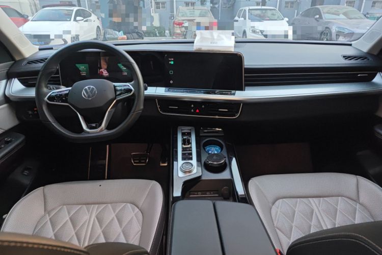 Used Volkswagen Tavendor 2024 380TSI All-Wheel Drive R-Line Cruise Edition
