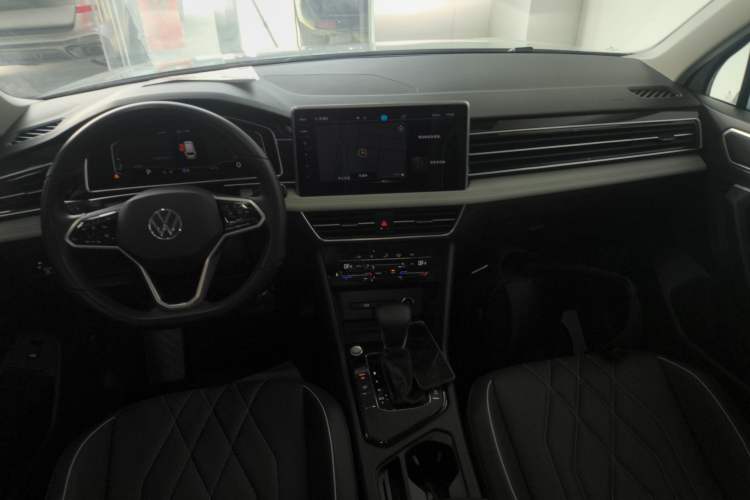 Used Volkswagen Tiguan L 2023 300TSI Automatic Two-Wheel Drive Smart Edition