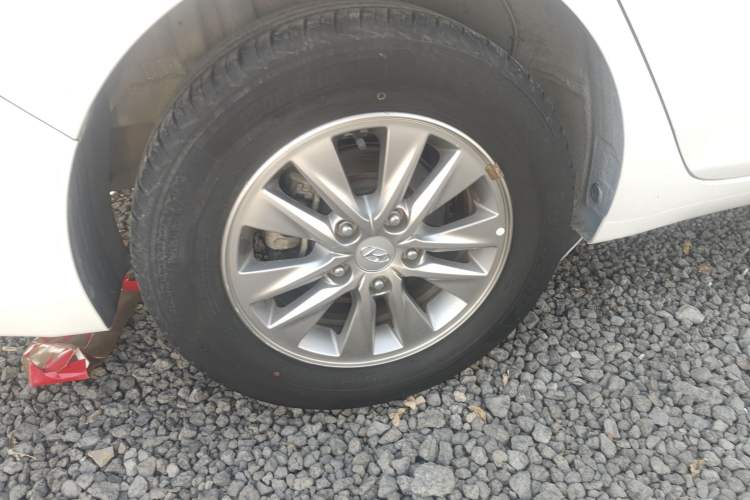 Used Hyundai Celesta 2017 1.6L Automatic Enjoyment Version GLS
