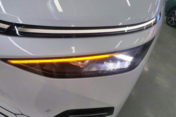 Used XPeng X9 2025 740 Ultra-Long Range Max