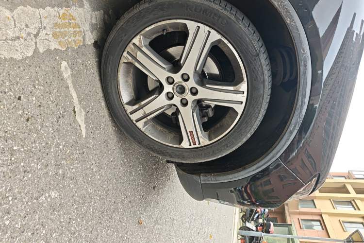 Used Haval H7 2017 Red-Label H7 2.0T Automatic Prestige Model Right Front Wheel Hub