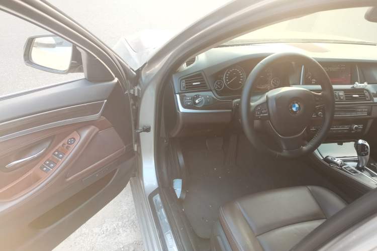 Used BMW 5 Series 2014 525Li Luxury Design Package
