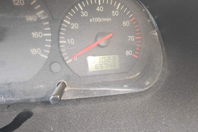 Used Jinbei Hiace 2018 2.0L Fifth-Generation Kuaiyun Luxury Standard Top 6-Seater V19S Odometer Close Up