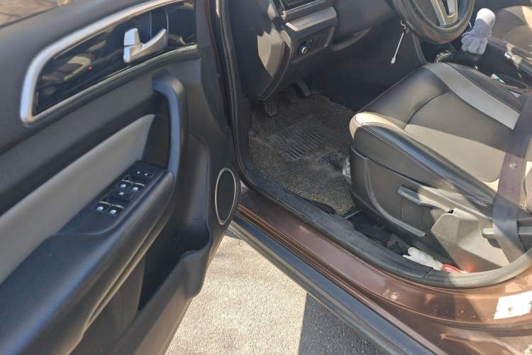 Used HYOSOW H3 2015 1.5L manual luxury version