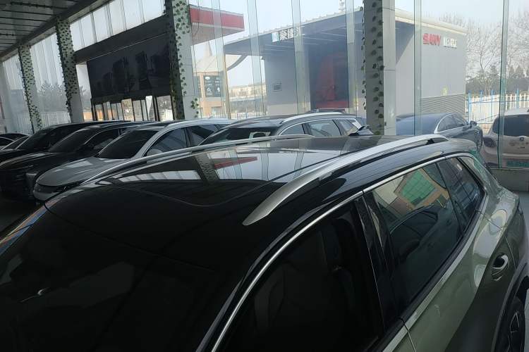 Used Volkswagen Tayron 2025 Tiguan L 380TSI 4Motion Luxury Easy Package Roof