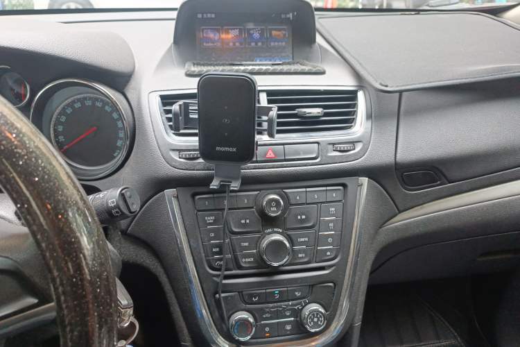 Used Buick Encore 2015 1.4T Automatic Two-Wheel Drive Urban Elite Version
