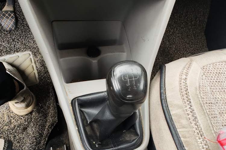Used Skoda Rapid 2013 1.6L Manual Enjoyment Model
