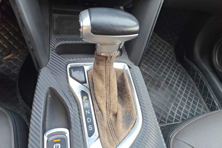 Used GAC Trumpchi GS4 2017 235T G-DCT Two-Wheel Drive Luxury Edition Gear Lever