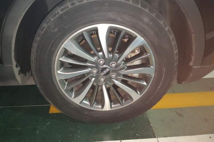 Used Lincoln Nautilus 2019 2.0T Two-Wheel Drive Luxury Edition China VI Standard Right Front Wheel Hub