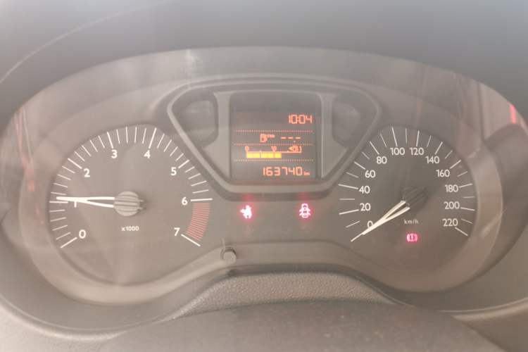 Used Citroen Elysee 2015 Zhishang Edition 1.6L Manual Fashion Model Instrument Cluster