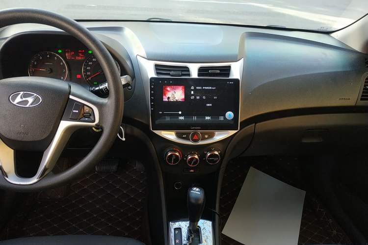 Used Hyundai Verna Ray 2016 1.4L Automatic Leading-Edge GLX Audio And AC Panel