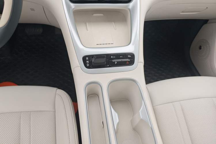 Used Geely Galaxy Geome 2025 UP 410km Exploration+ Edition
